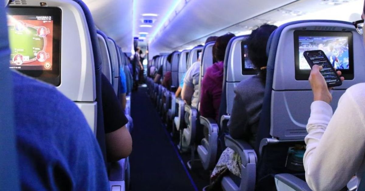Why do Airlines Display Seats Left On Airline Tickets? Know Strategy